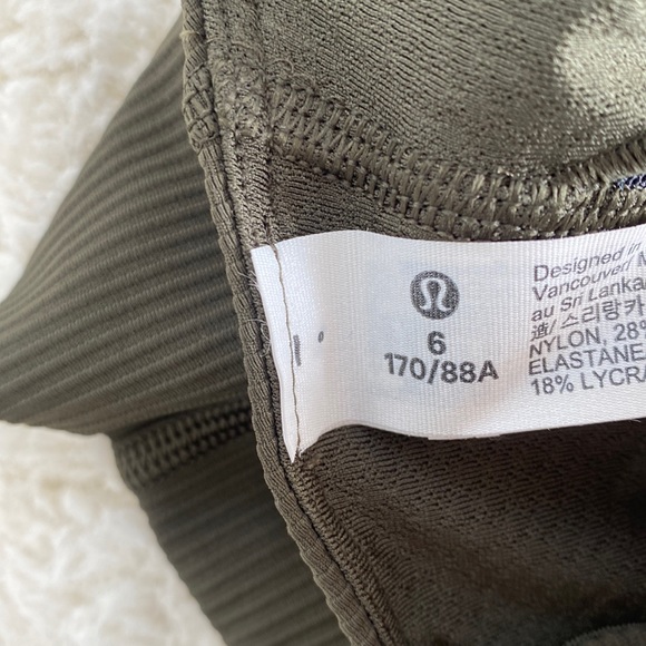 ❤️ Lululemon Free to Be Longline Bra NWOT Size 6 - Picture 3 of 4